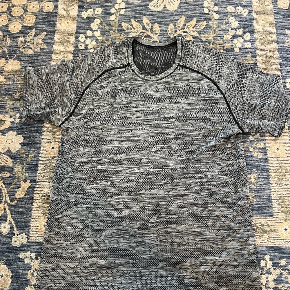 Men's Lululemon Grey Heathered T-Shirt